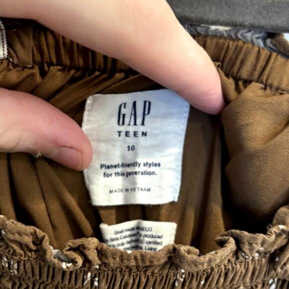 Gap Teen Size 10 Brown Smocked Tank Top with Ditsy Cream Flowers Boho Hippie - Picture 2 of 3